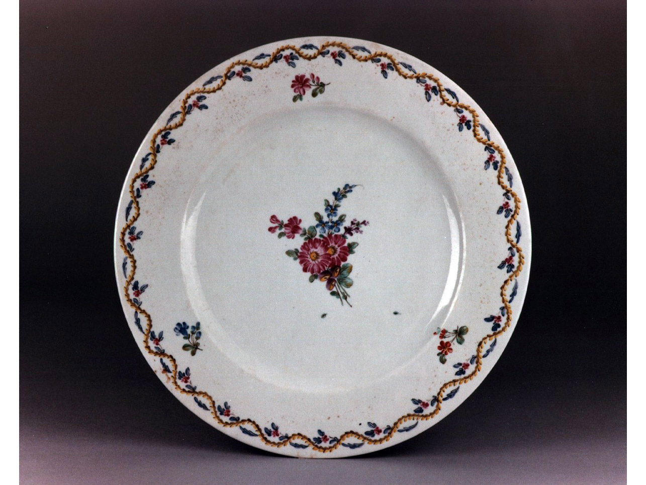 motivi decorativi floreali (piatto) - Real Fabbrica di Napoli (secc. XVIII/ XIX)
