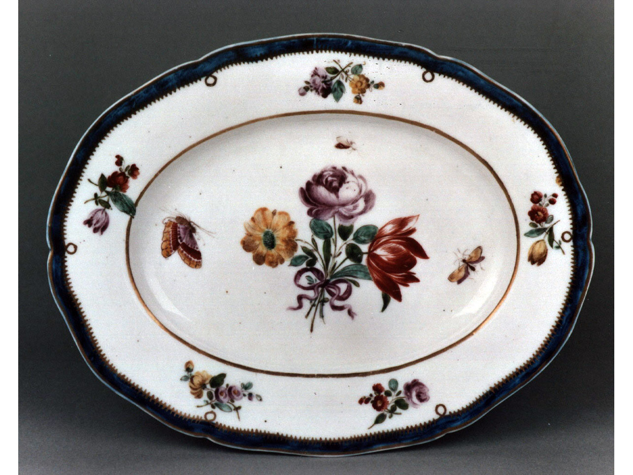 motivi decorativi floreali (piatto) - manifattura veneziana (sec. XVIII)