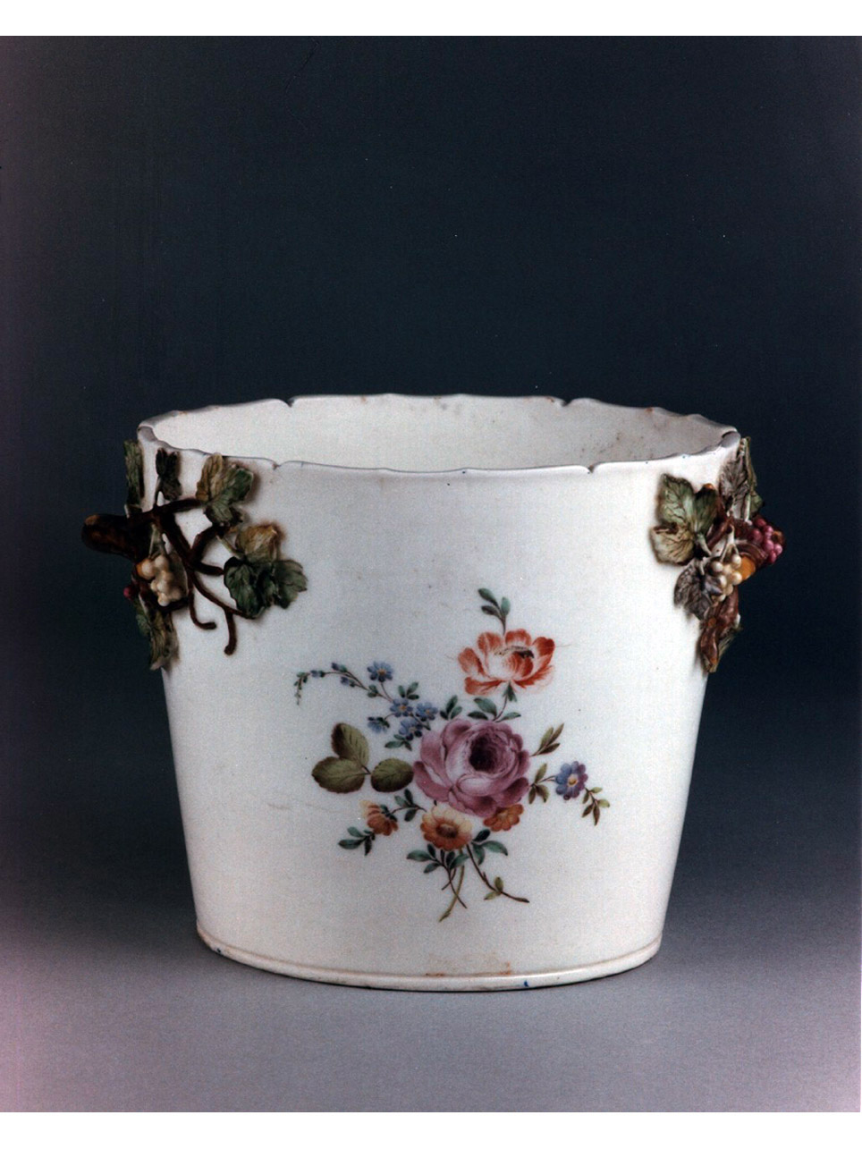 motivi decorativi floreali (vaso) - Real Fabbrica di Napoli (sec. XVIII)