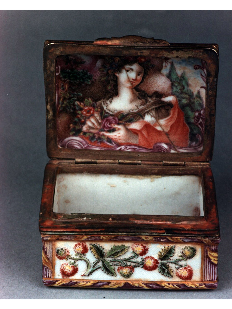 ritratto di donna (tabacchiera) - manifattura di Doccia (sec. XVIII)