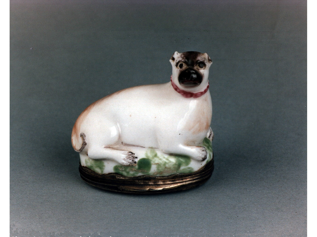 cane (tabacchiera) - manifattura di Strasburgo (sec. XVIII)