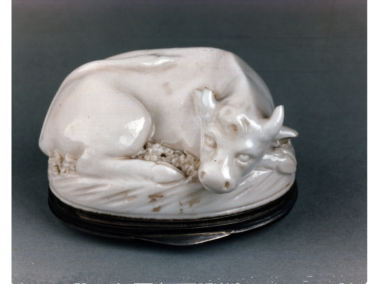 toro (tabacchiera) - manifattura di Strasburgo (sec. XVIII)