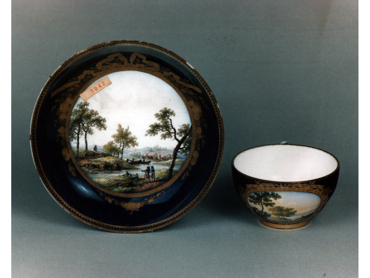 paesaggio con cascata (tazza) - manifattura tedesca (sec. XVIII)