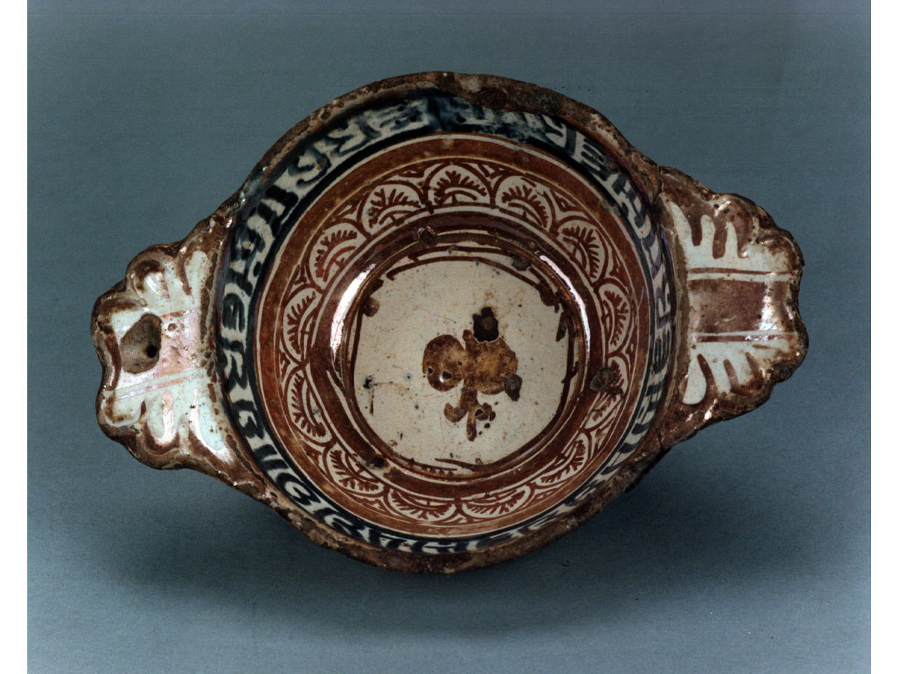 motivi decorativi (coppetta) - manifattura di Valenza (sec. XVI)