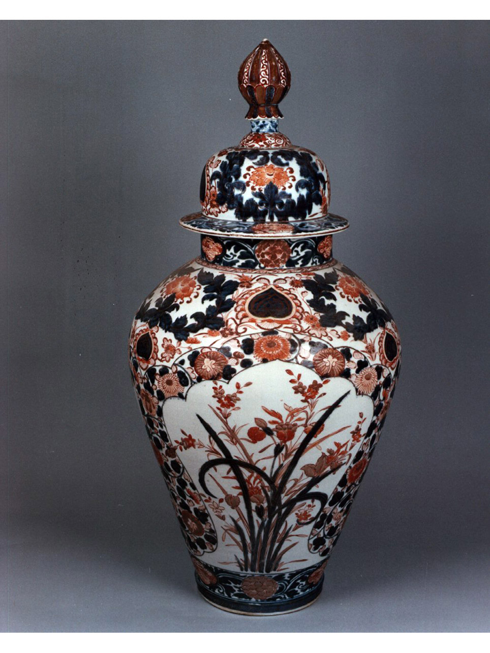 motivi decorativi floreali (vaso) - manifattura giapponese (secc. XVIII-XIX)