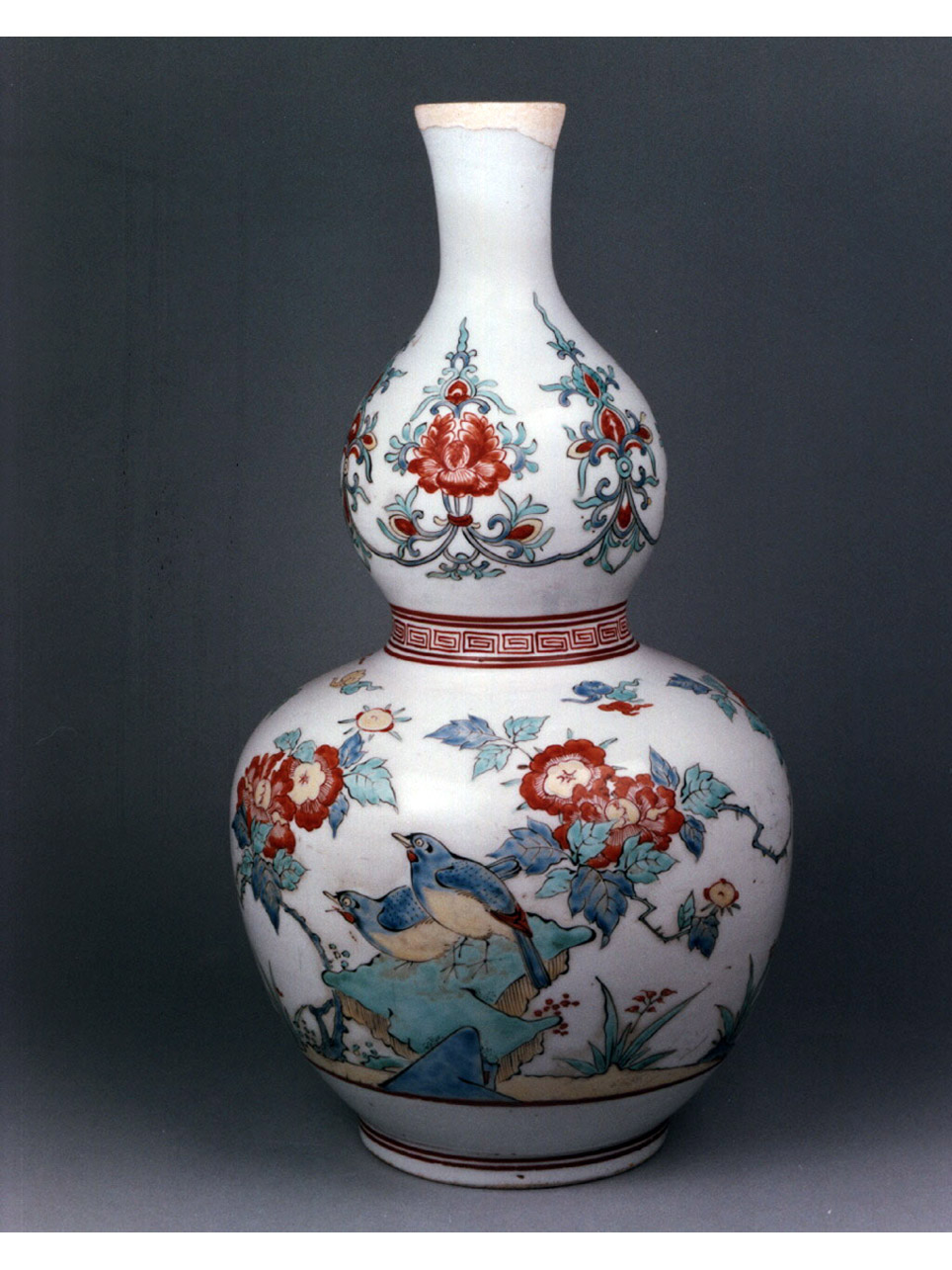 motivi decorativi vegetali e animali (bottiglia) - manifattura giapponese (sec. XVII)