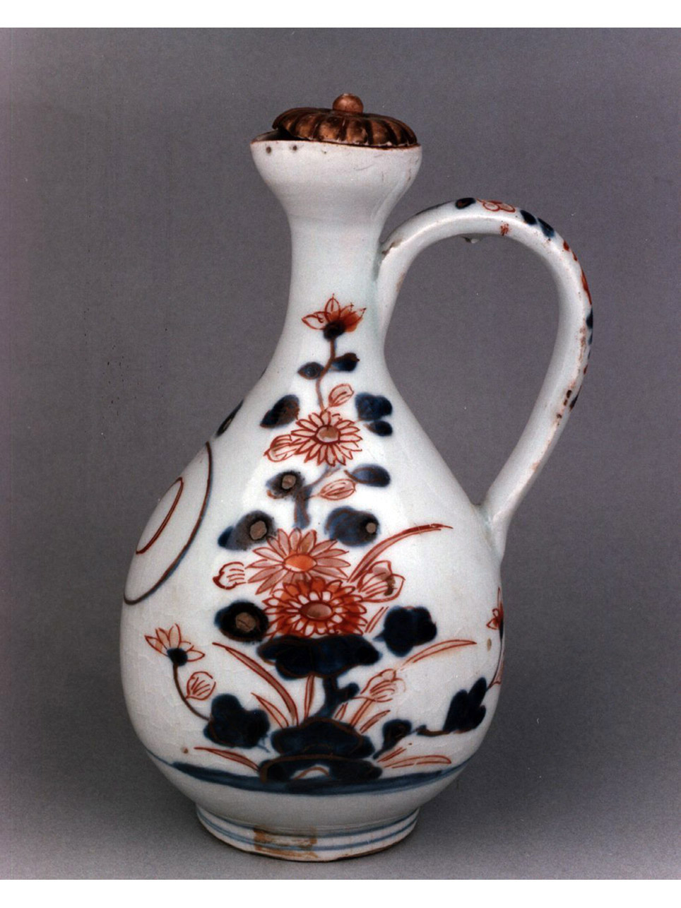 motivi decorativi floreali (ampolla) - manifattura giapponese (secc. XVII/ XVIII)