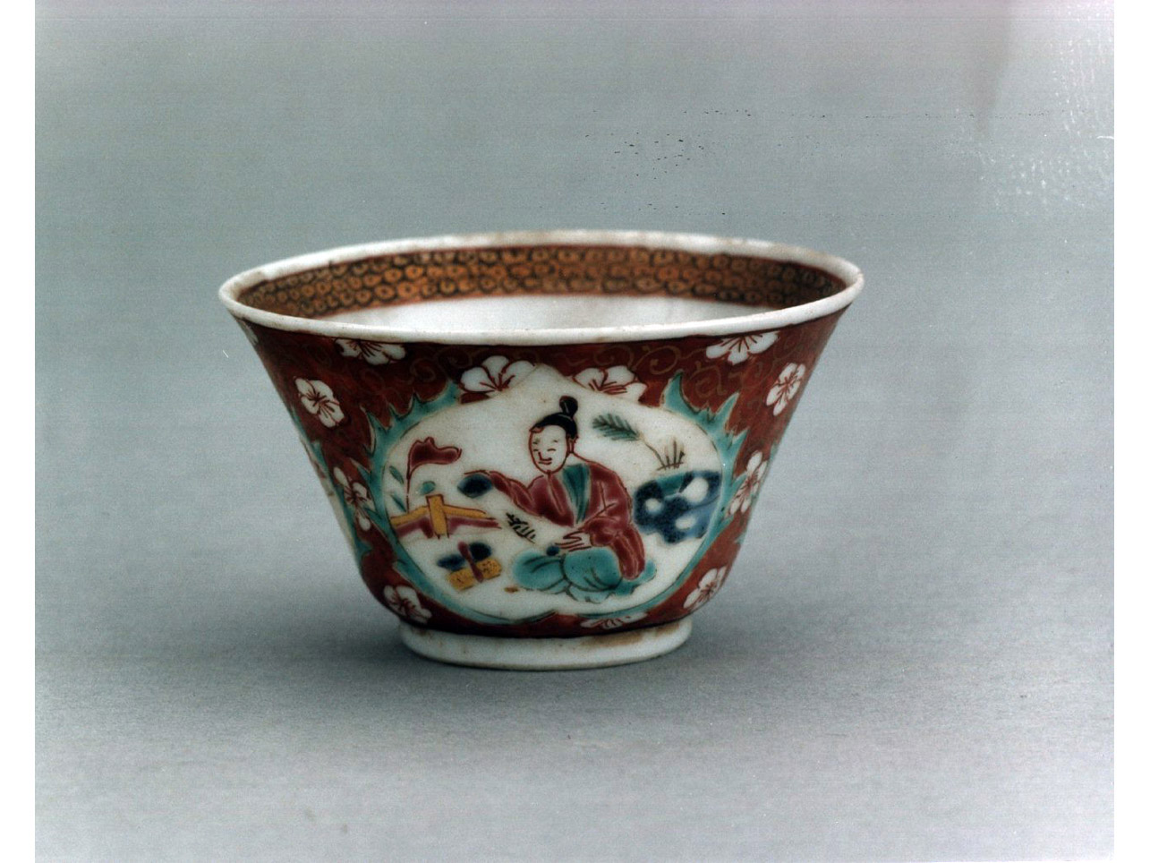 motivi decorativi floreali (tazzina) - manifattura cinese (sec. XVIII)