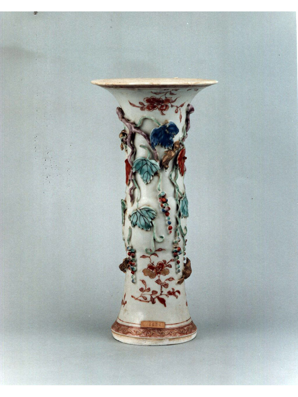 motivi decorativi floreali (vasetto) - manifattura cinese (sec. XVIII)