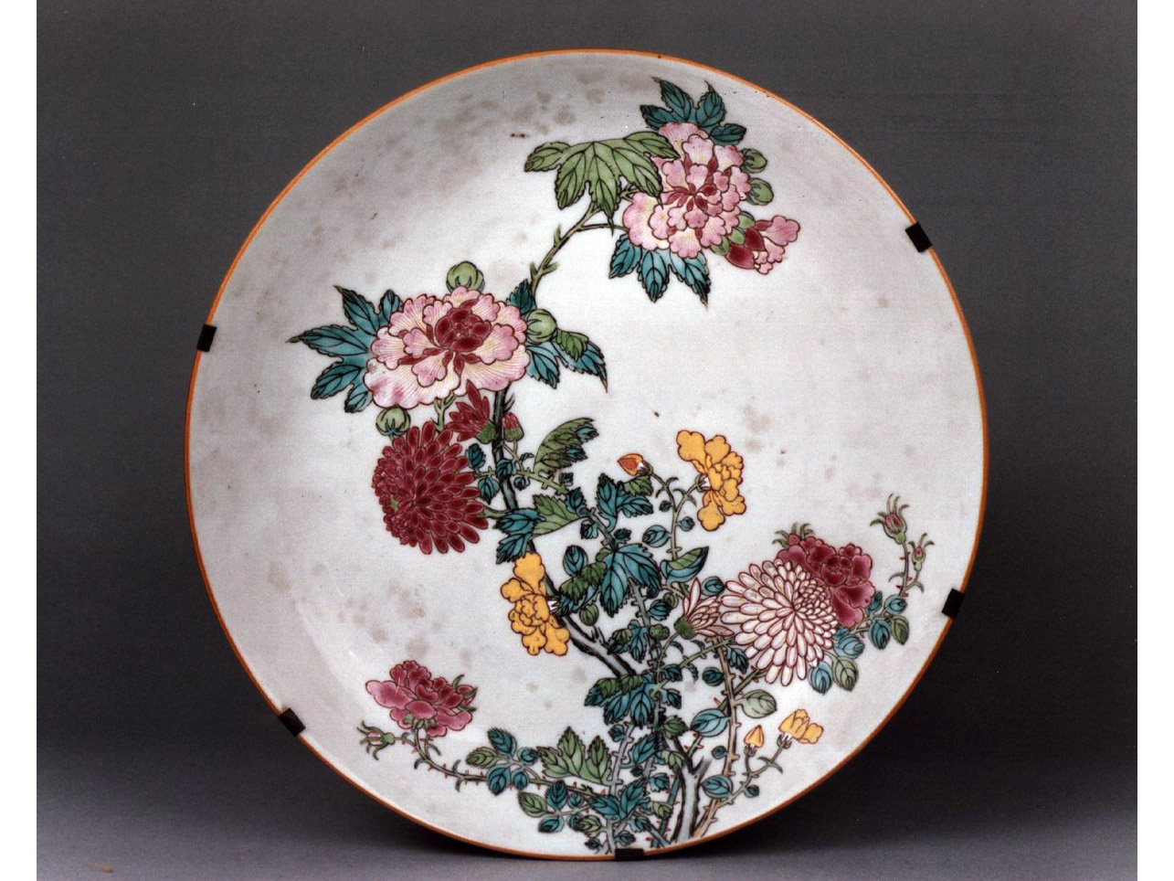 motivi decorativi floreali (piatto) - manifattura cinese (sec. XVIII)