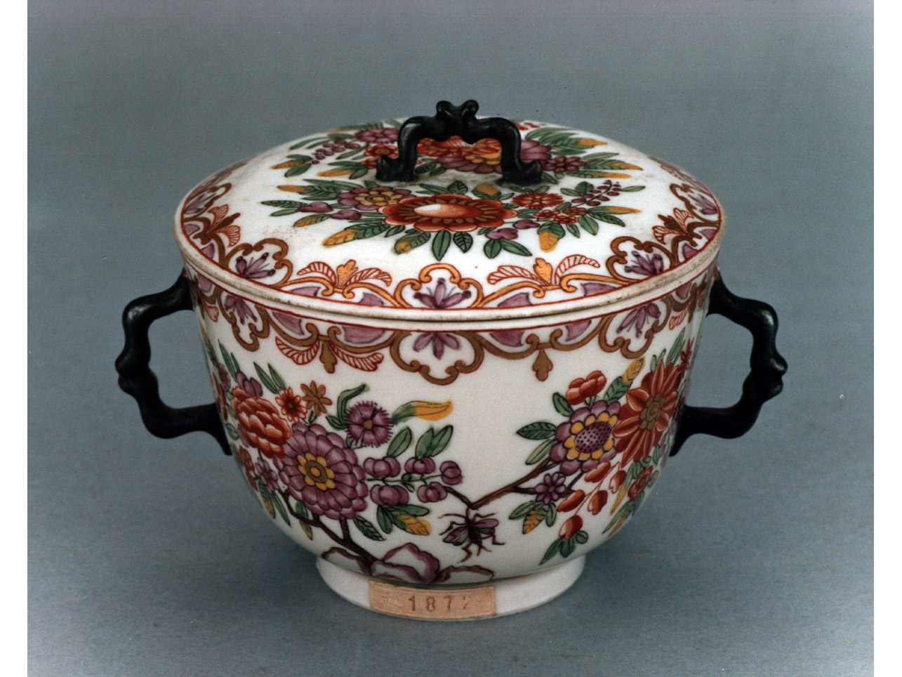 motivi decorativi floreali (zuccheriera) - manifattura Du Paquier (sec. XVIII)