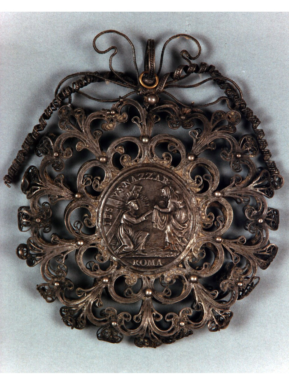 Cristo incontra la Veronica/ San Bruno (medaglione) - bottega romana (fine/inizio secc. XVIII/ XIX)