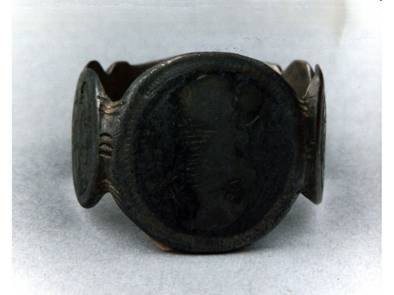 ritratto d'uomo (anello) - bottega Europa settentrionale (fine/inizio secc. XV/ XVI)