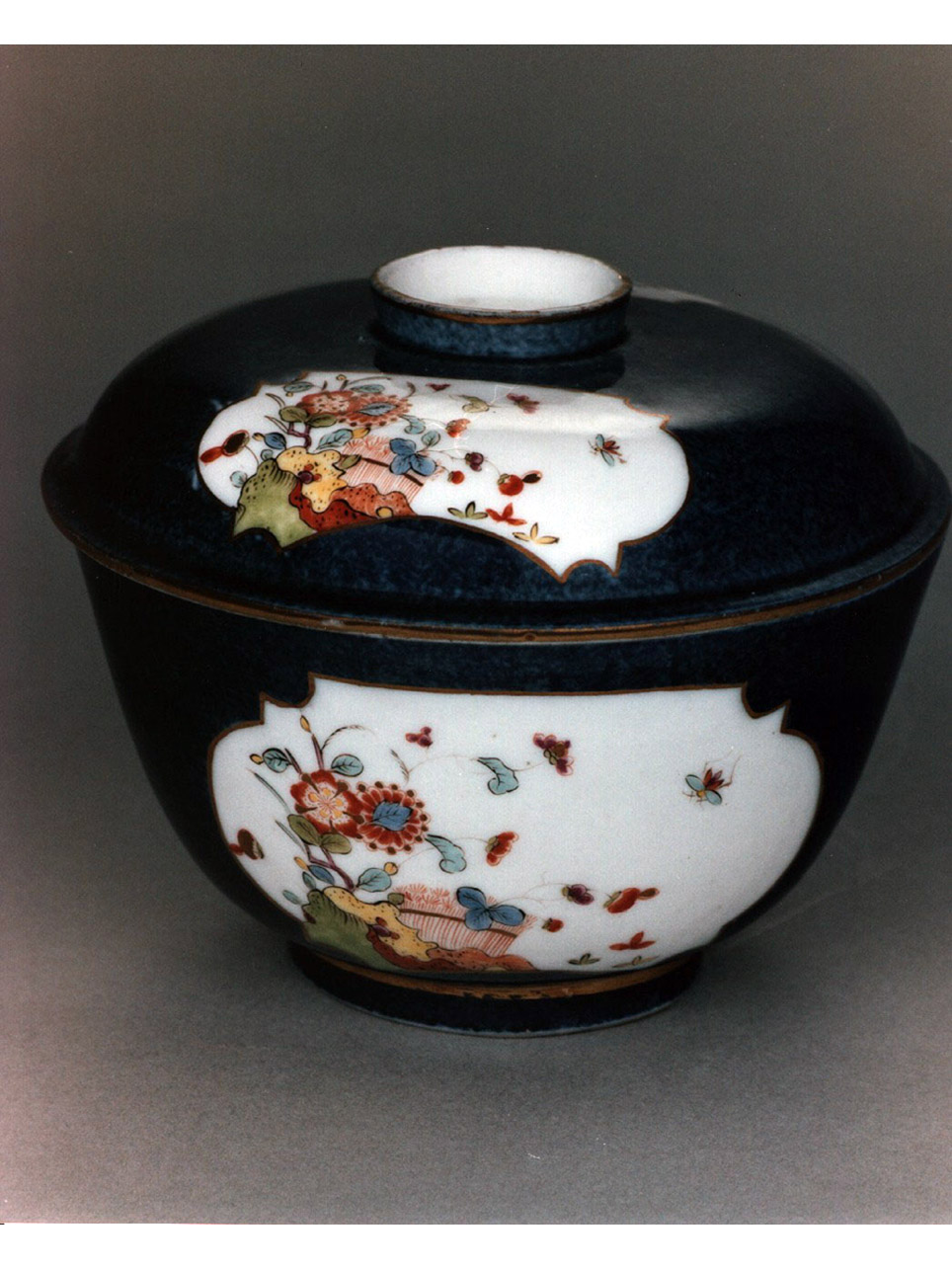 motivi decorativi vegetali e animali (zuccheriera) di Hoeroldt Johann Gregorius (sec. XVIII)