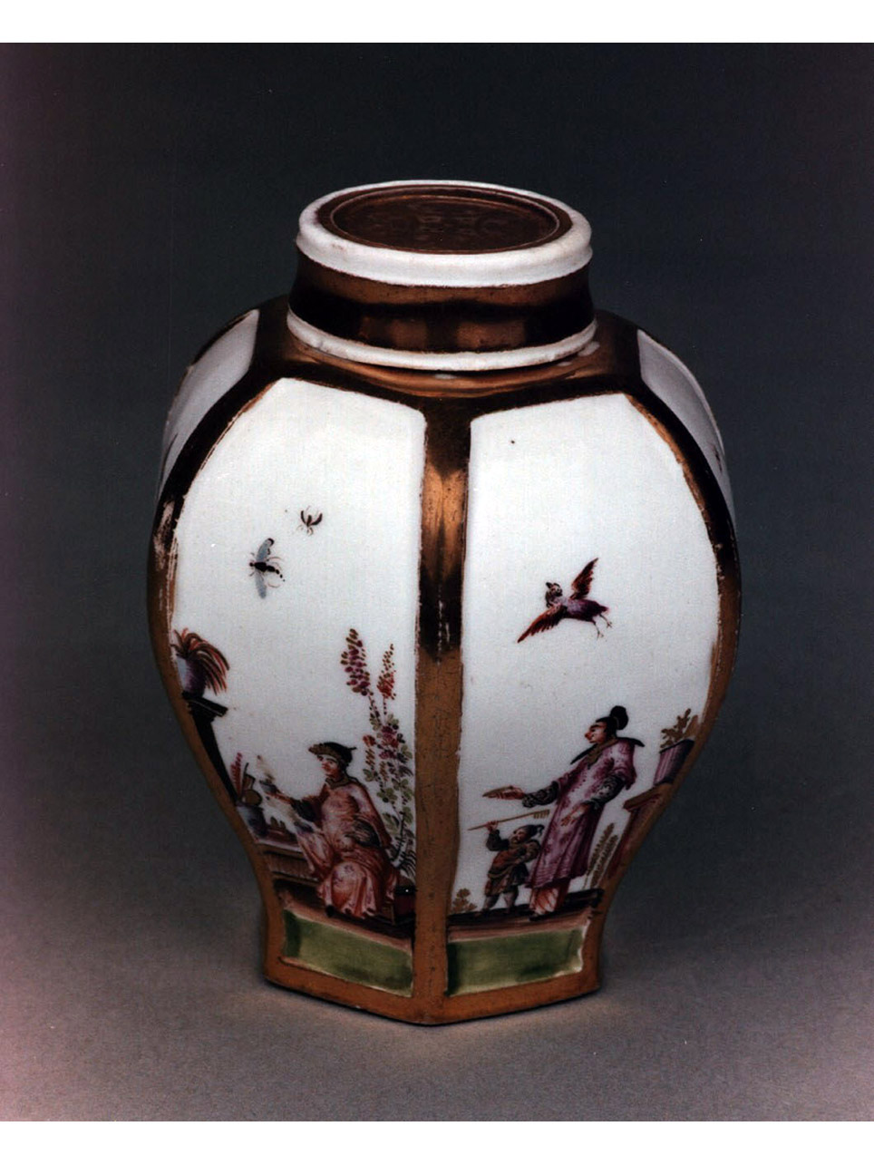 figure maschilli/ animali (scatola da thè) di Hoeroldt Johann Gregorius (maniera) - manifattura di Meissen (sec. XVIII)