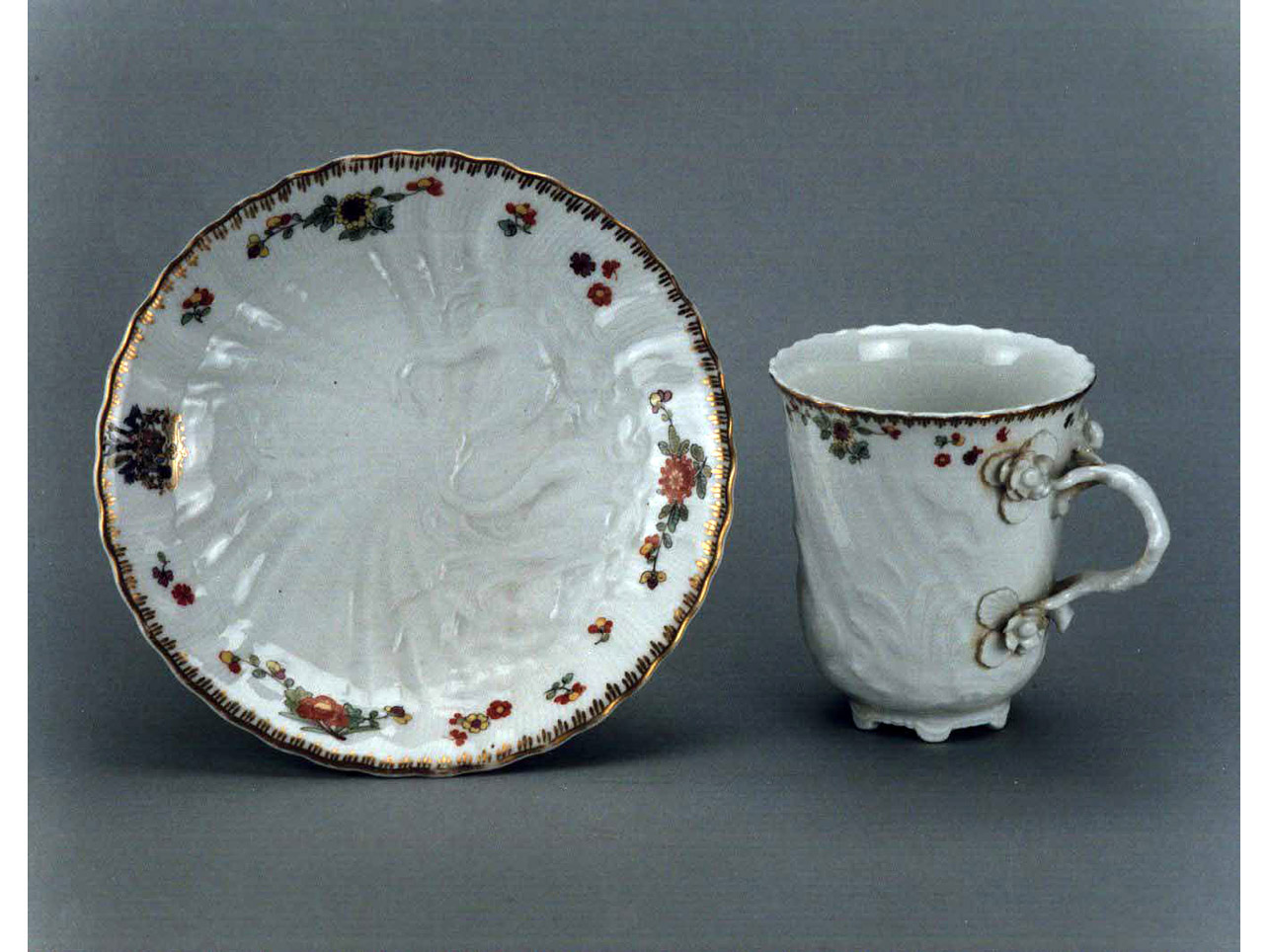 motivi decorativi floreali (tazza) - manifattura di Meissen (sec. XVIII)
