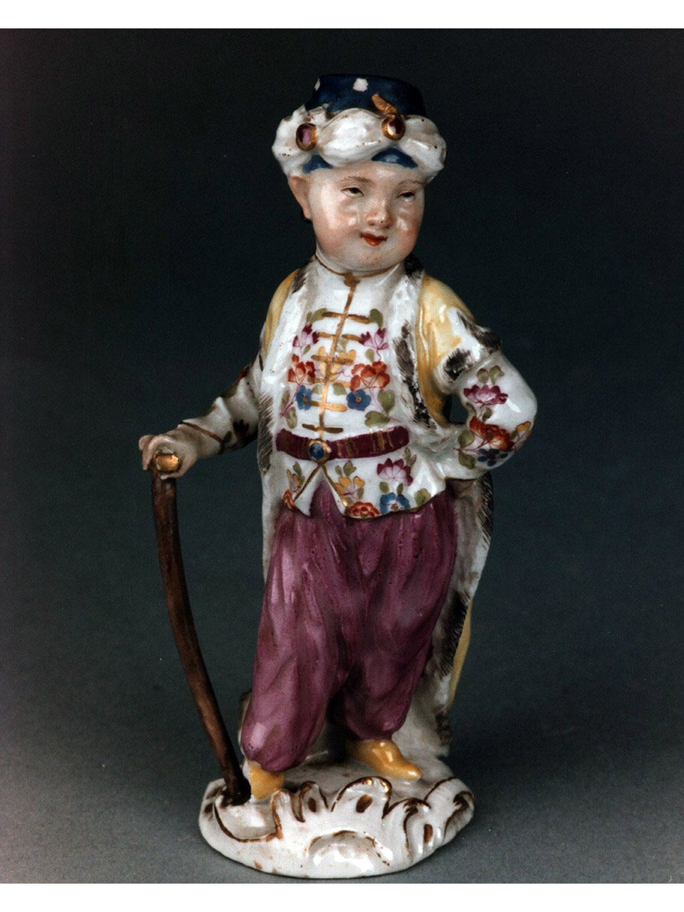 bambino commediante in costume orientale (statuetta) di Kaendler Johann Joachim (sec. XVIII)