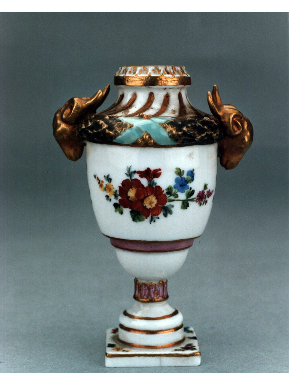 motivi decorativi floreali (vasetto) - manifattura di Meissen (sec. XVIII)