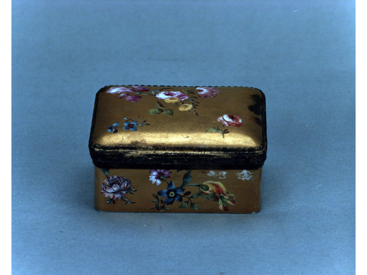 motivi decorativi floreali (tabacchiera) - manifattura di Meissen (sec. XVIII)