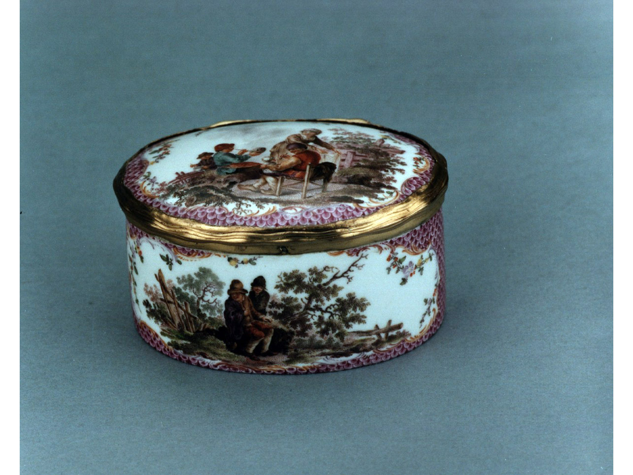 scena campestre con figure (tabacchiera) - manifattura di Meissen (sec. XVIII)
