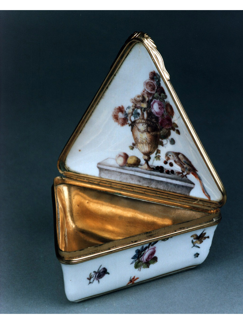 motivi decorativi floreali (tabacchiera) di Kaendler Johann Joachim (sec. XVIII)