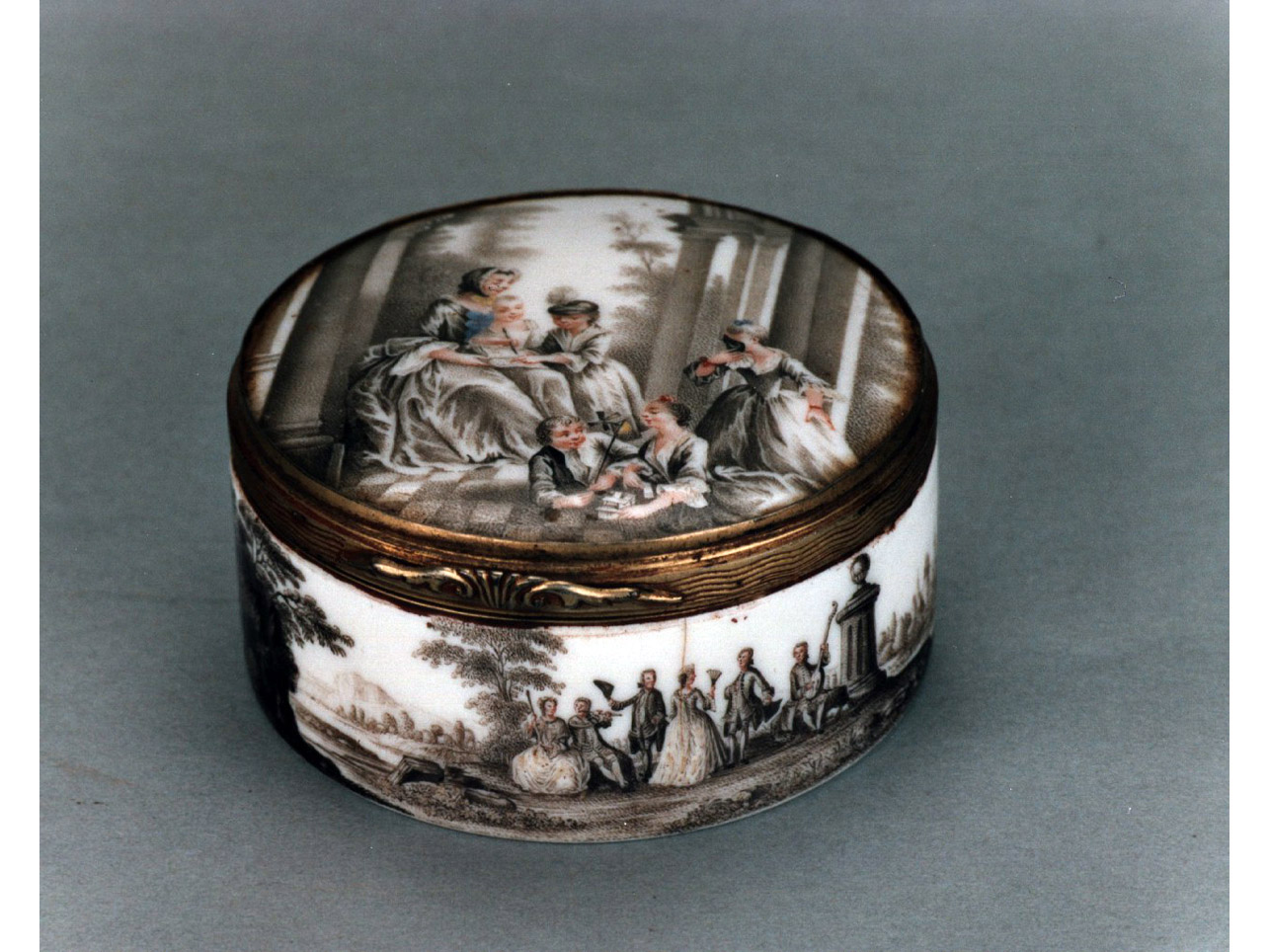 scena campestre con figure (tabacchiera) - manifattura di Meissen (sec. XVIII)