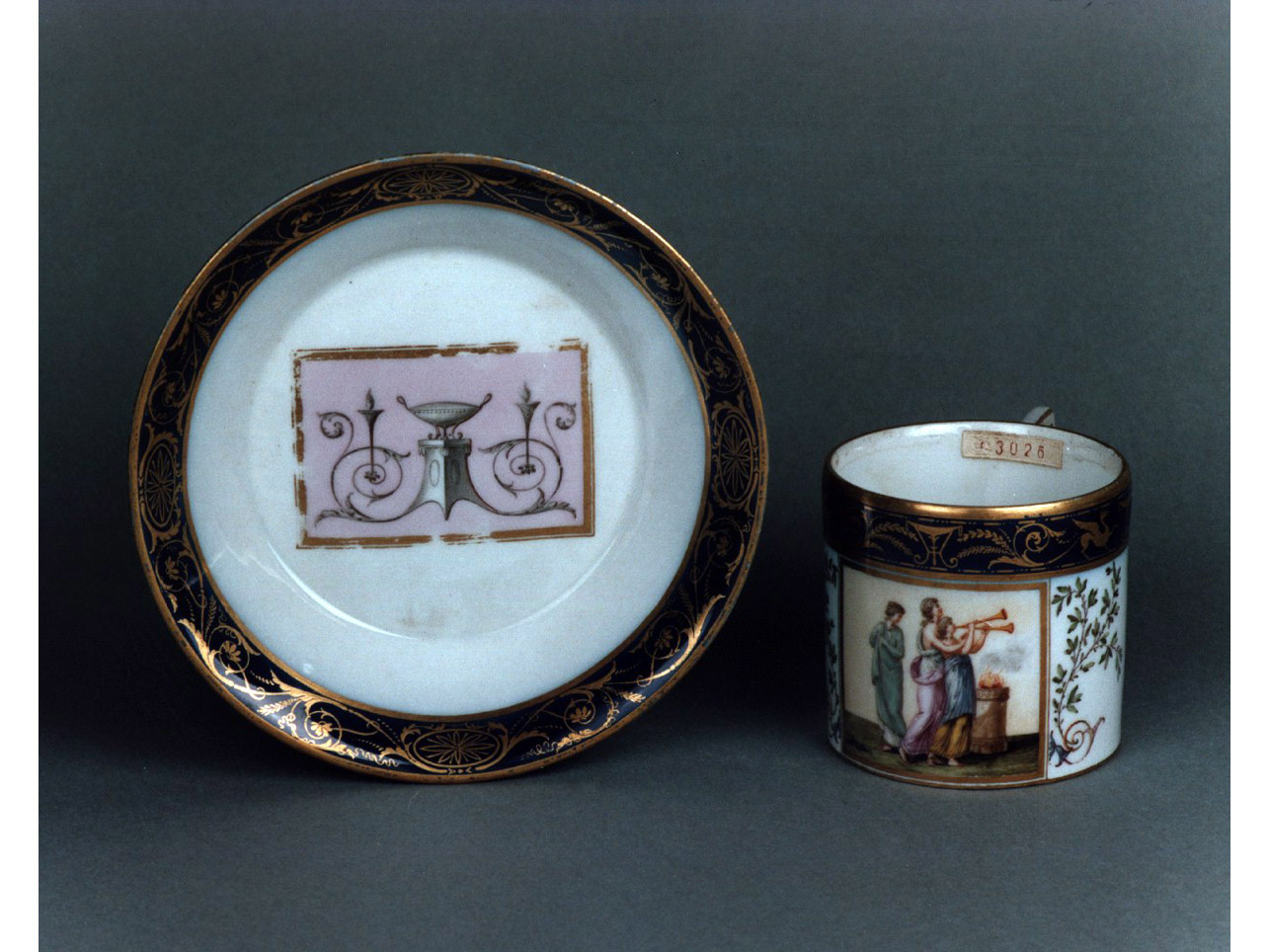 figure femminili (tazza) - manifattura tedesca (sec. XVIII)