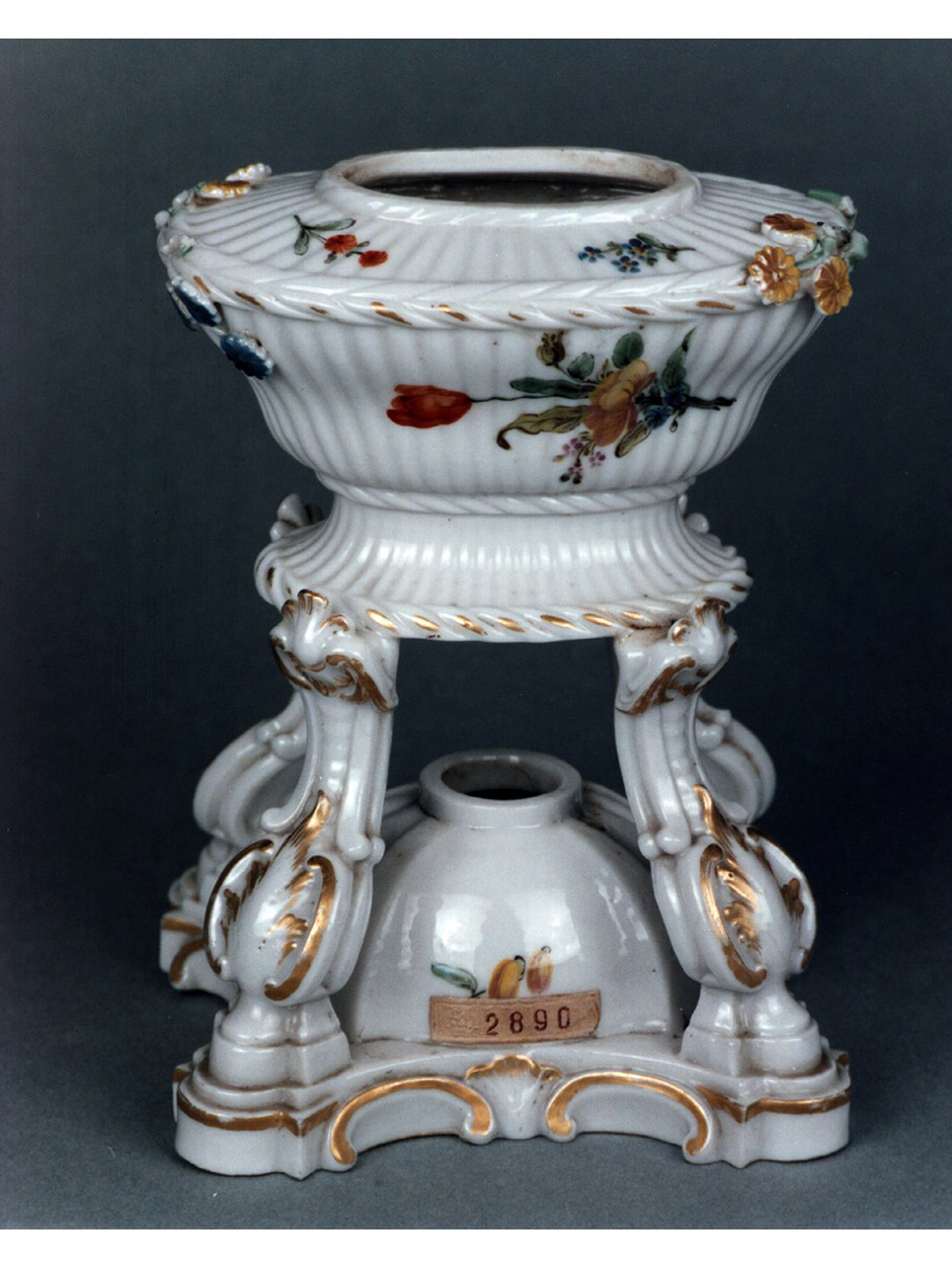 motivi decorativi floreali (bruciaprofumi) - manifattura di Nymphenburg (sec. XVIII)