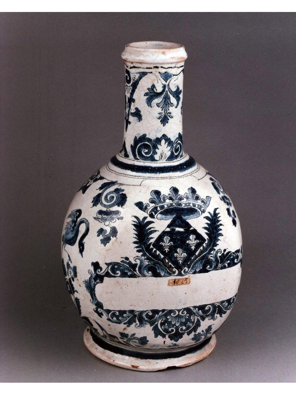 motivi decorativi vegetali e animali (vaso) - manifattura di Rouen (sec. XVII)