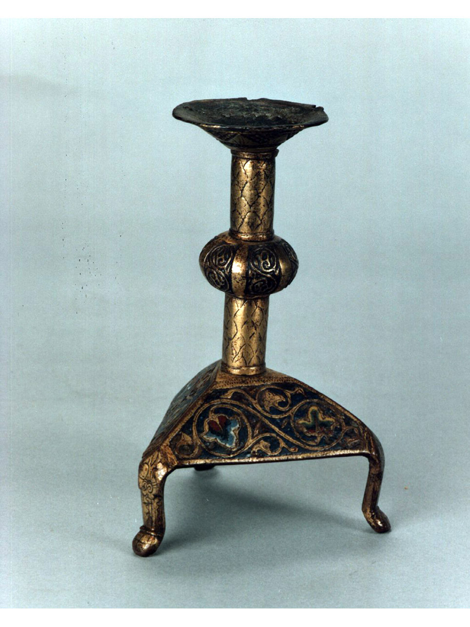 motivi decorativi vegetali (candeliere) - manifattura di Limoges (sec. XIII)