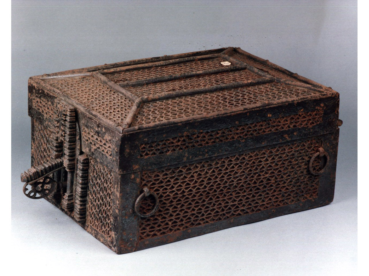 motivi decorativi vegetali stilizzati (cofanetto) - bottega spagnola (primo quarto sec. XV)