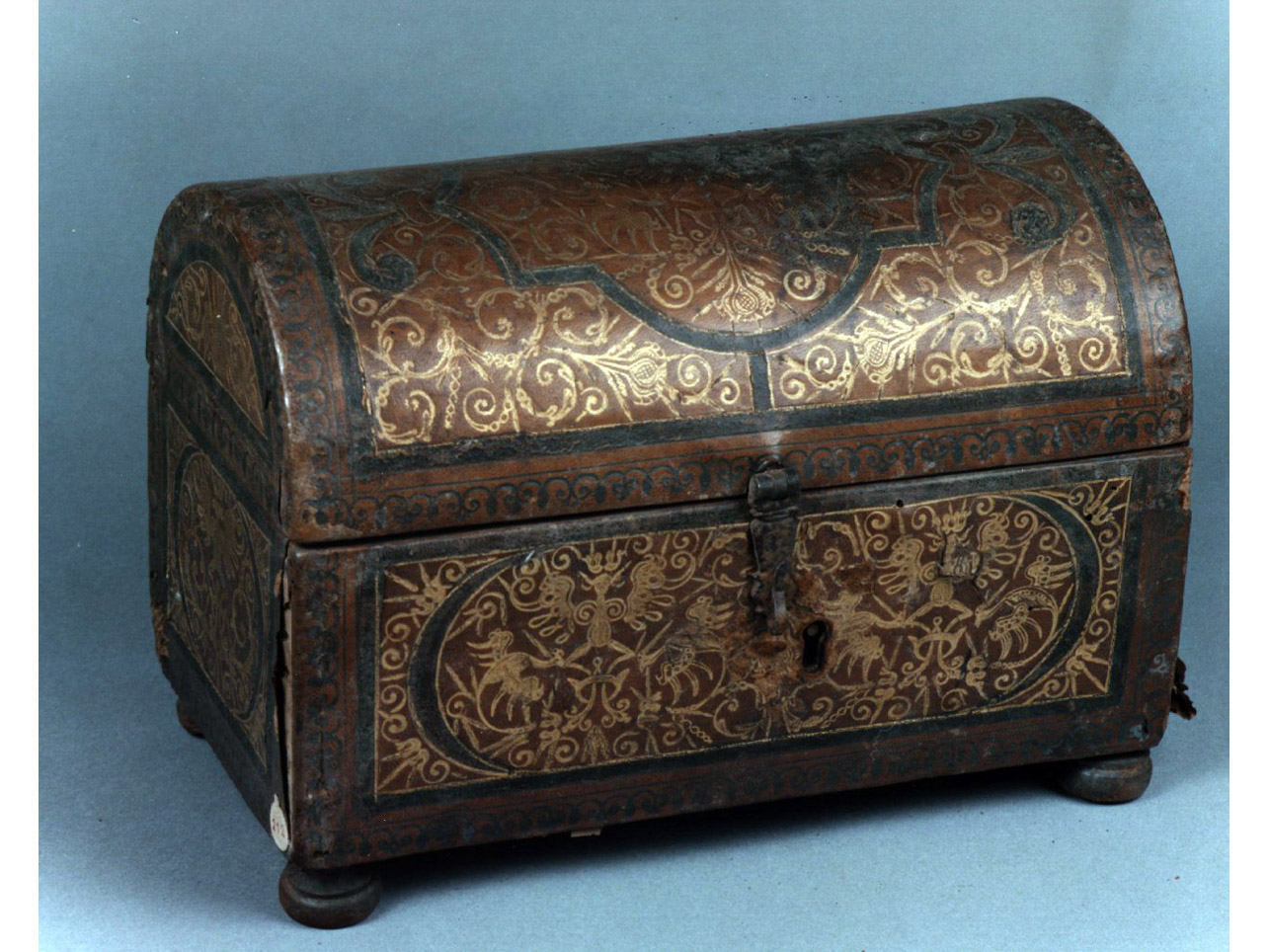 motivi decorativi vegetali stilizzati (cofanetto) - bottega tedesca (sec. XV)