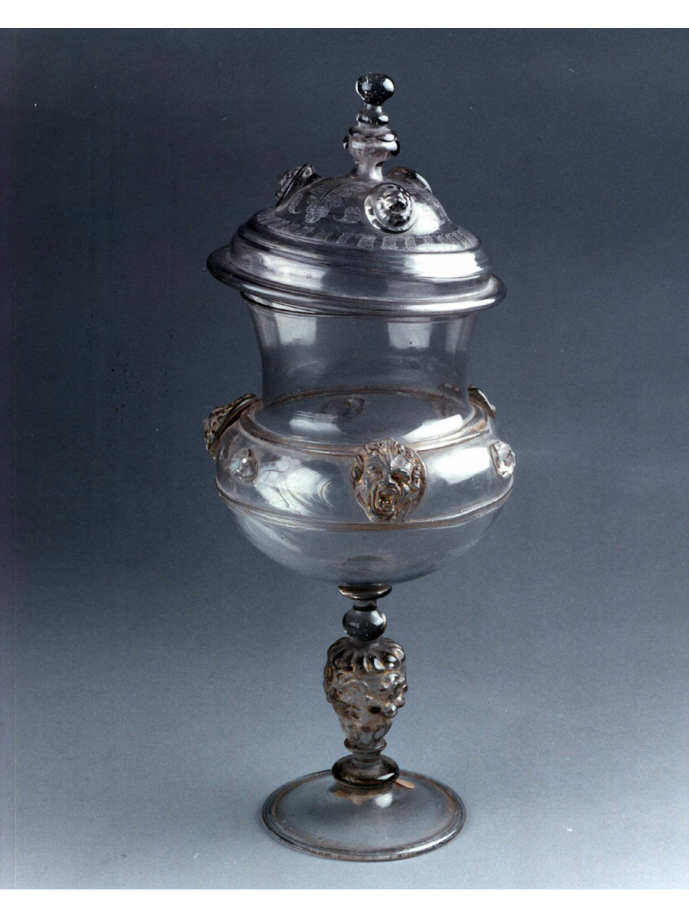 motivi decorativi vegetali (calice) - bottega belga (sec. XVII)