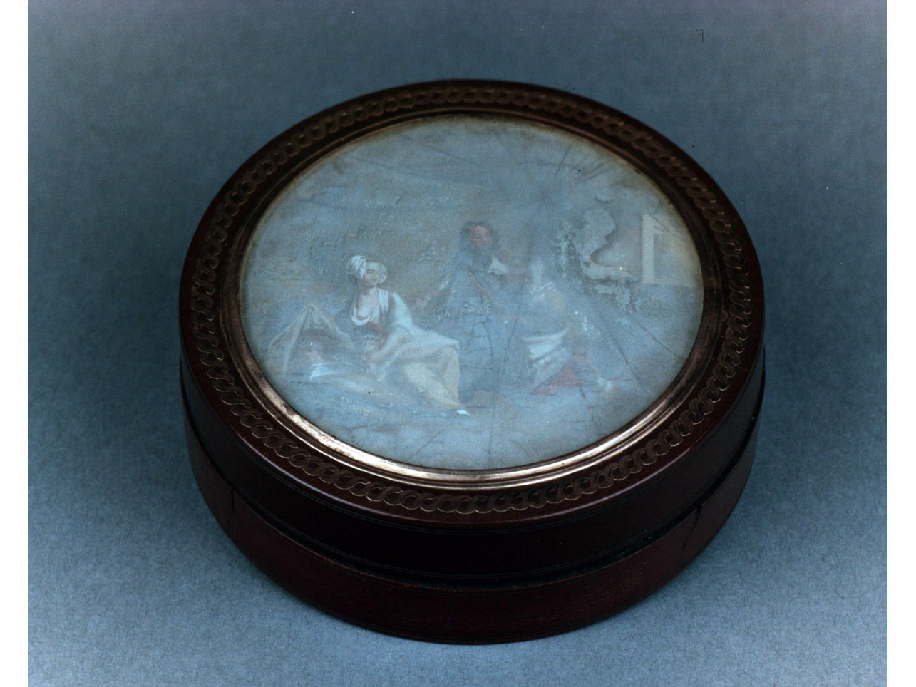 paesaggio con famiglia (scatola) - bottega francese (secc. XVIII/ XIX)