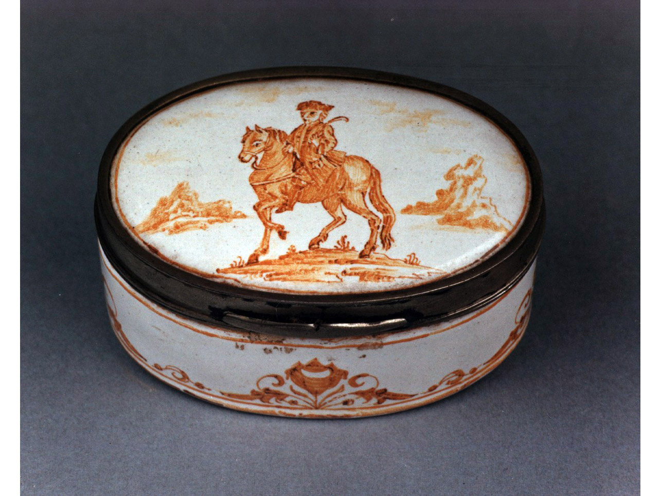 giovane a cavallo (tabacchiera) - bottega italiana (prima metà sec. XVIII)