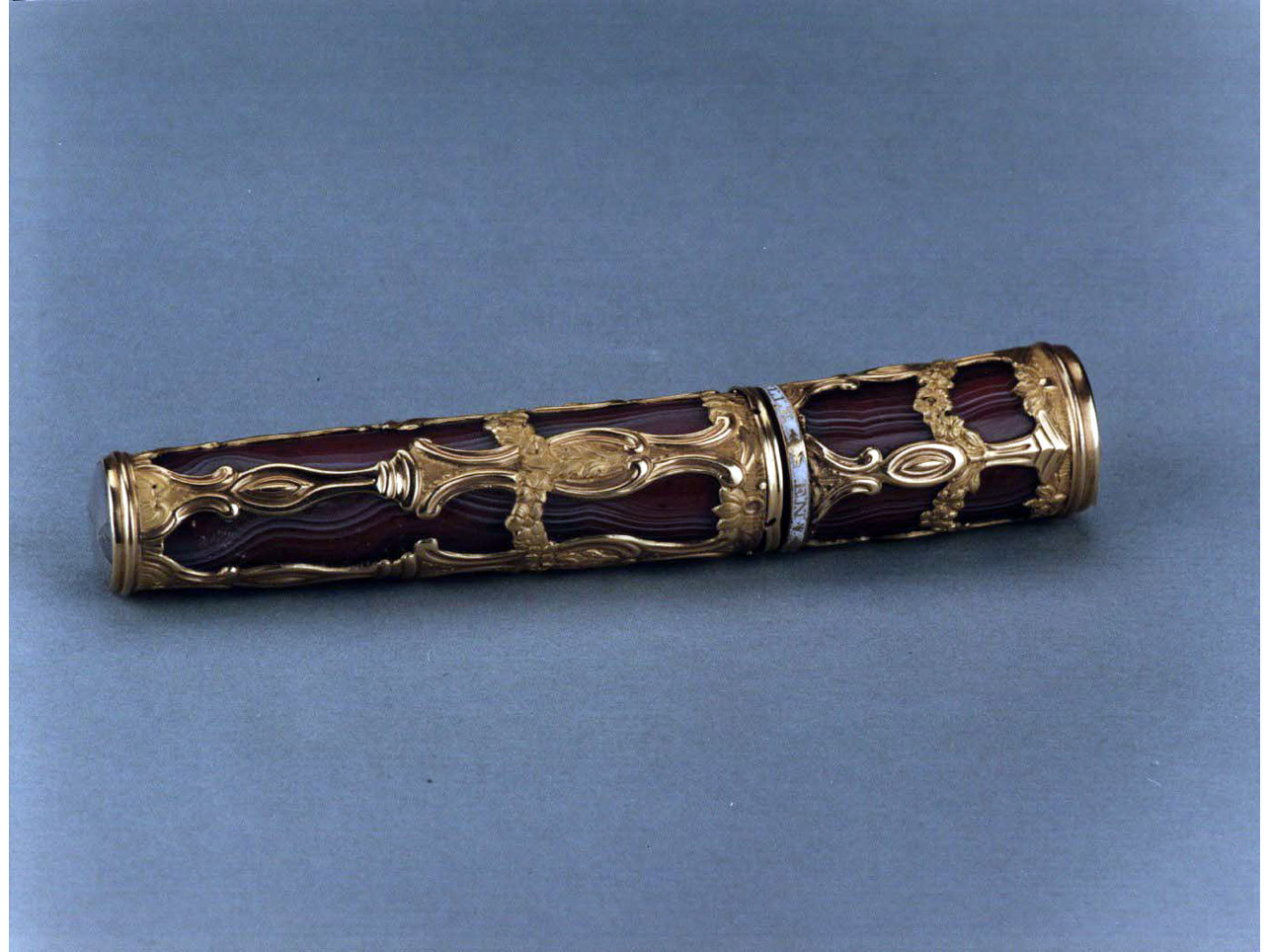 motivi decorativi geometrici e vegetali (custodia) - bottega inglese (sec. XVIII)