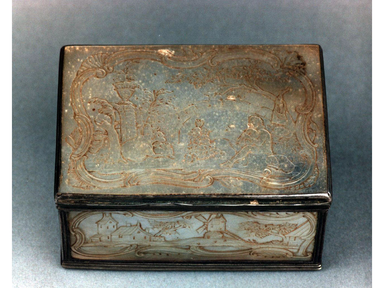 scena campestre con figure (tabacchiera) - bottega francese (sec. XVIII)