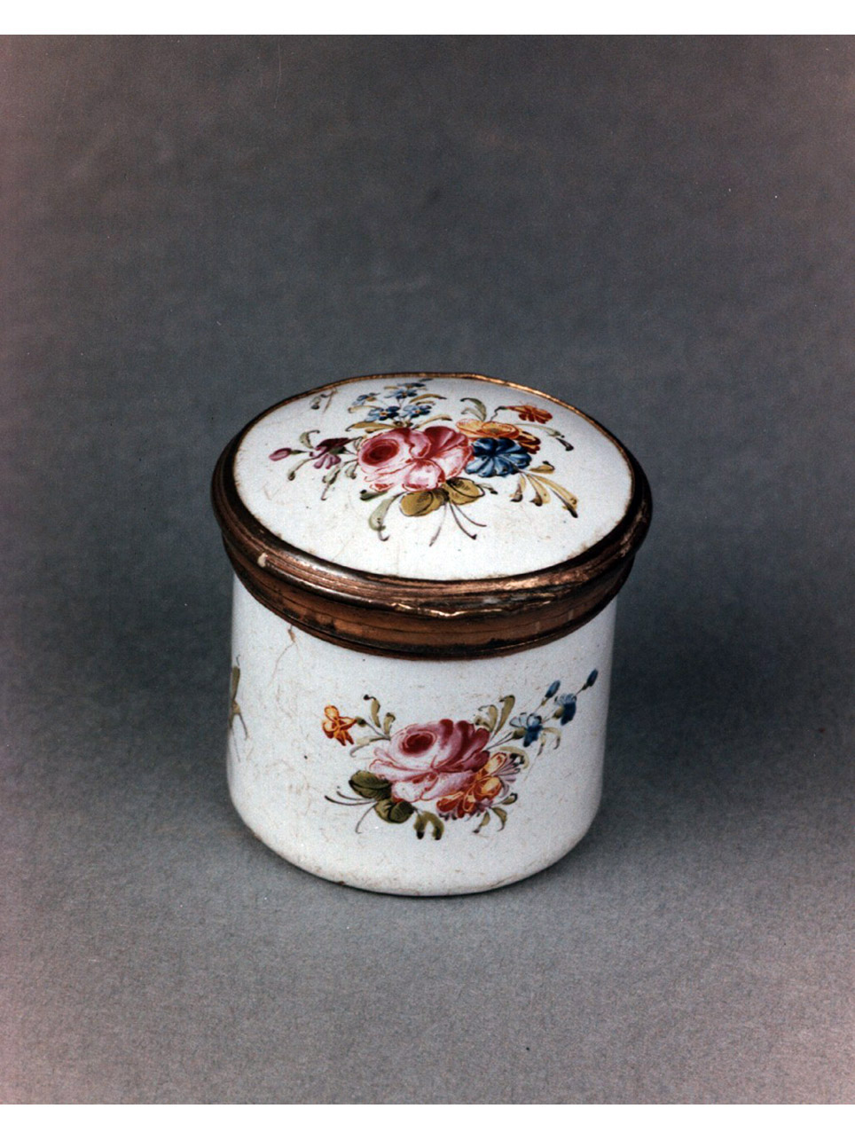 motivi decorativi floreali (tabacchiera) - bottega inglese (sec. XVIII)