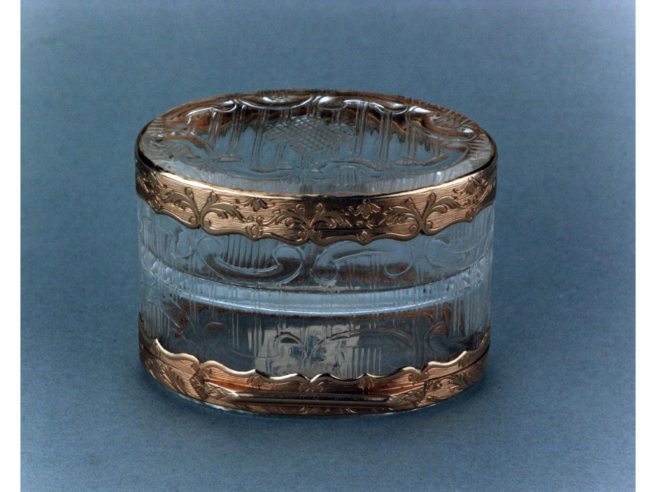 motivi decorativi geometrici e vegetali stilizzati (tabacchiera) - bottega francese (seconda metà sec. XVIII)