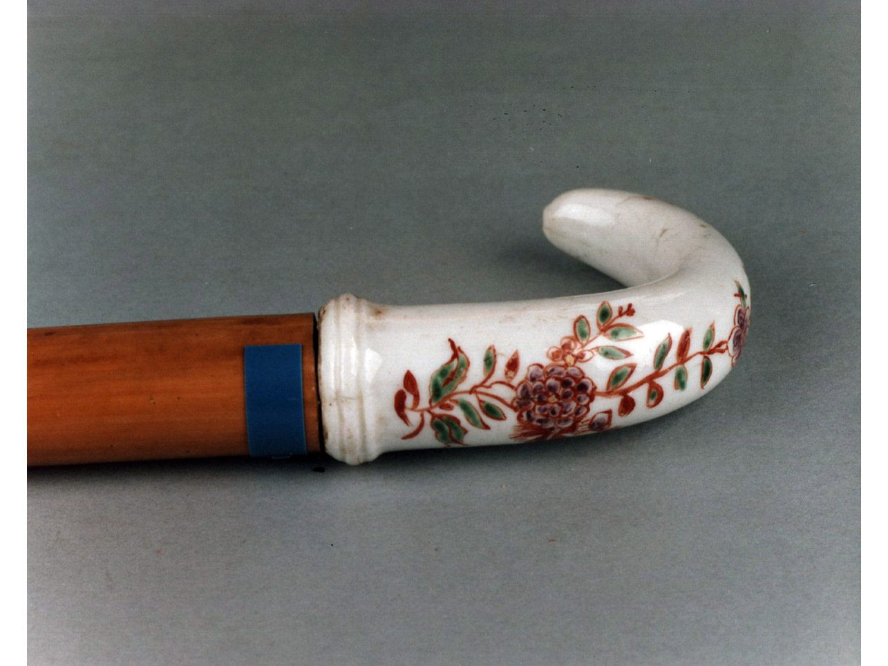 motivi decorativi vegetali con uccelli (bastone) - manifattura francese (metà sec. XVIII)