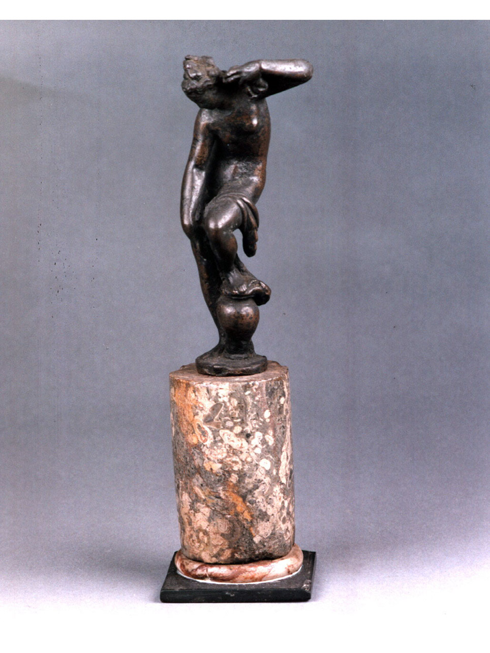 Venere al bagno (statuetta) di Jean de Boulogne detto Giambologna (bottega) (fine/inizio secc. XVI/ XVII)
