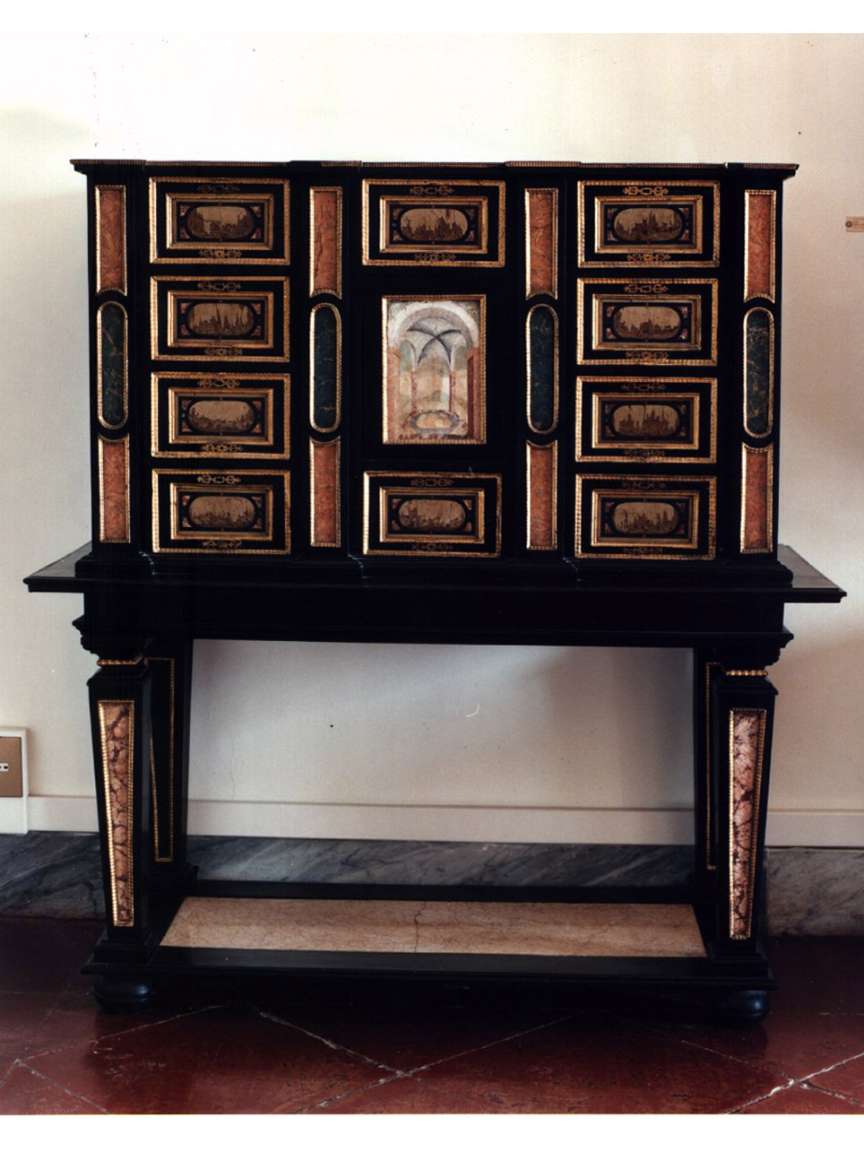 motivi decorativi geometrici (stipo) - bottega toscana (prima metà sec. XVII)