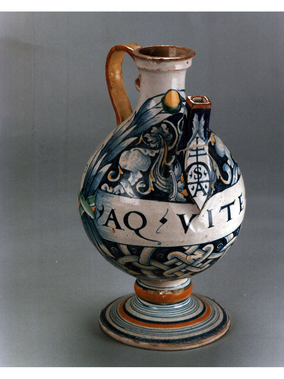 motivi decorativi vegetali (orciolo) - manifattura di Deruta (sec. XVI)