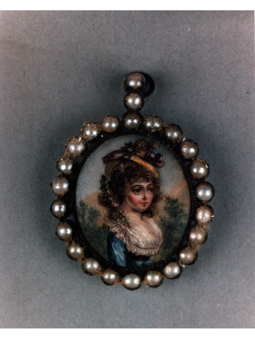 figura femminile (spilla) - bottega francese (sec. XVIII)