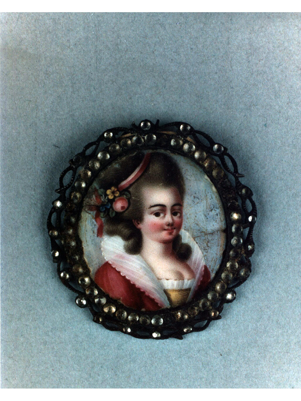 ritratto di donna (medaglione) - bottega francese (sec. XVIII)