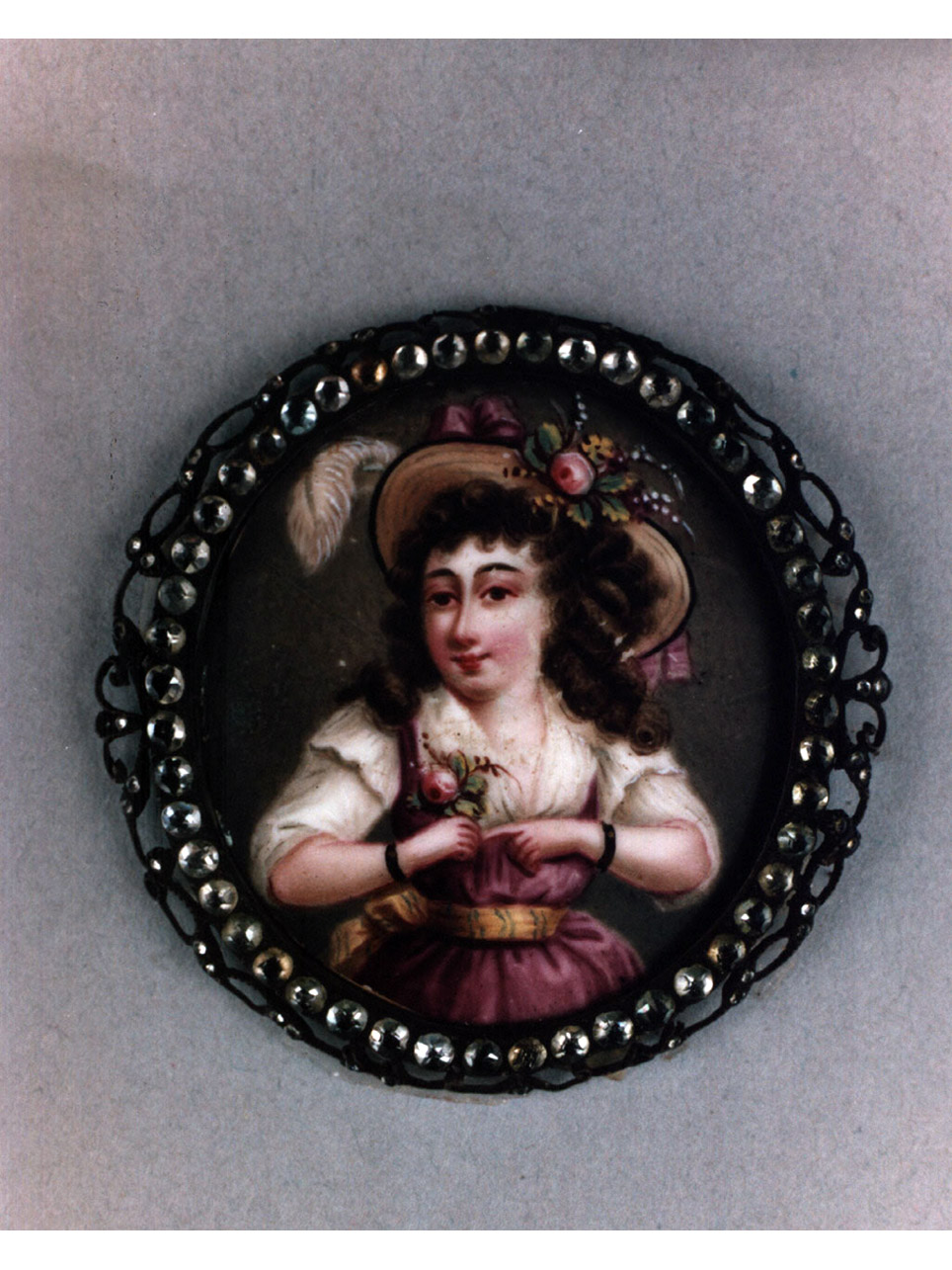 figura femminile (medaglione) - bottega francese (sec. XVIII)