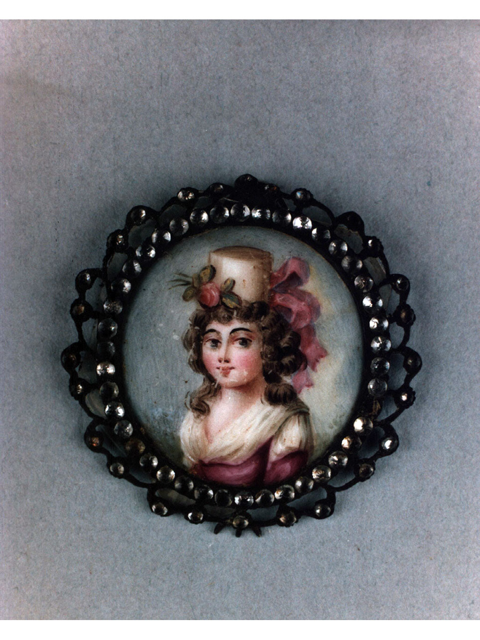 figura femminile (medaglione) - bottega francese (sec. XVIII)
