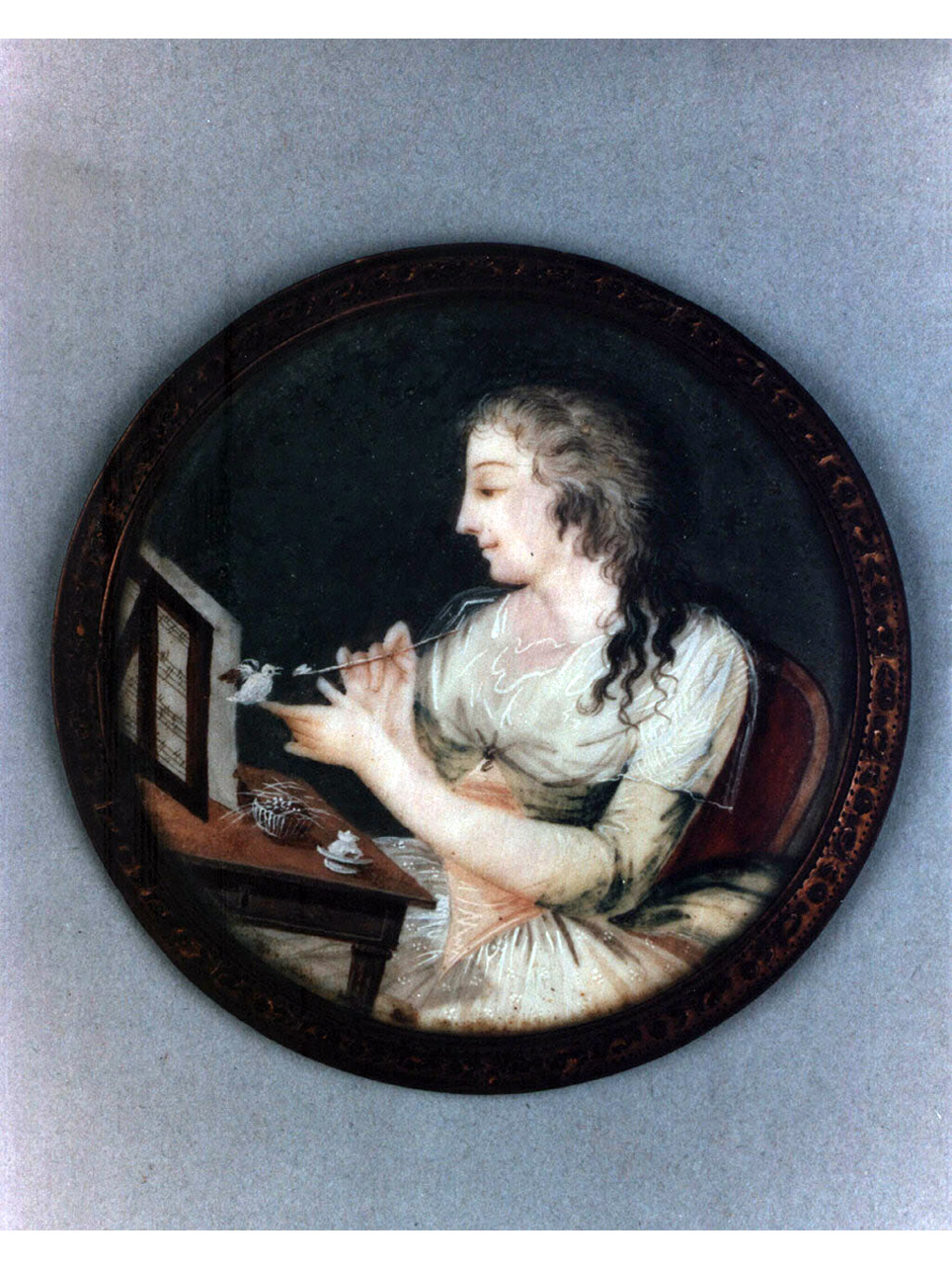 figura femminile (medaglione) - bottega francese (primo quarto sec. XIX)