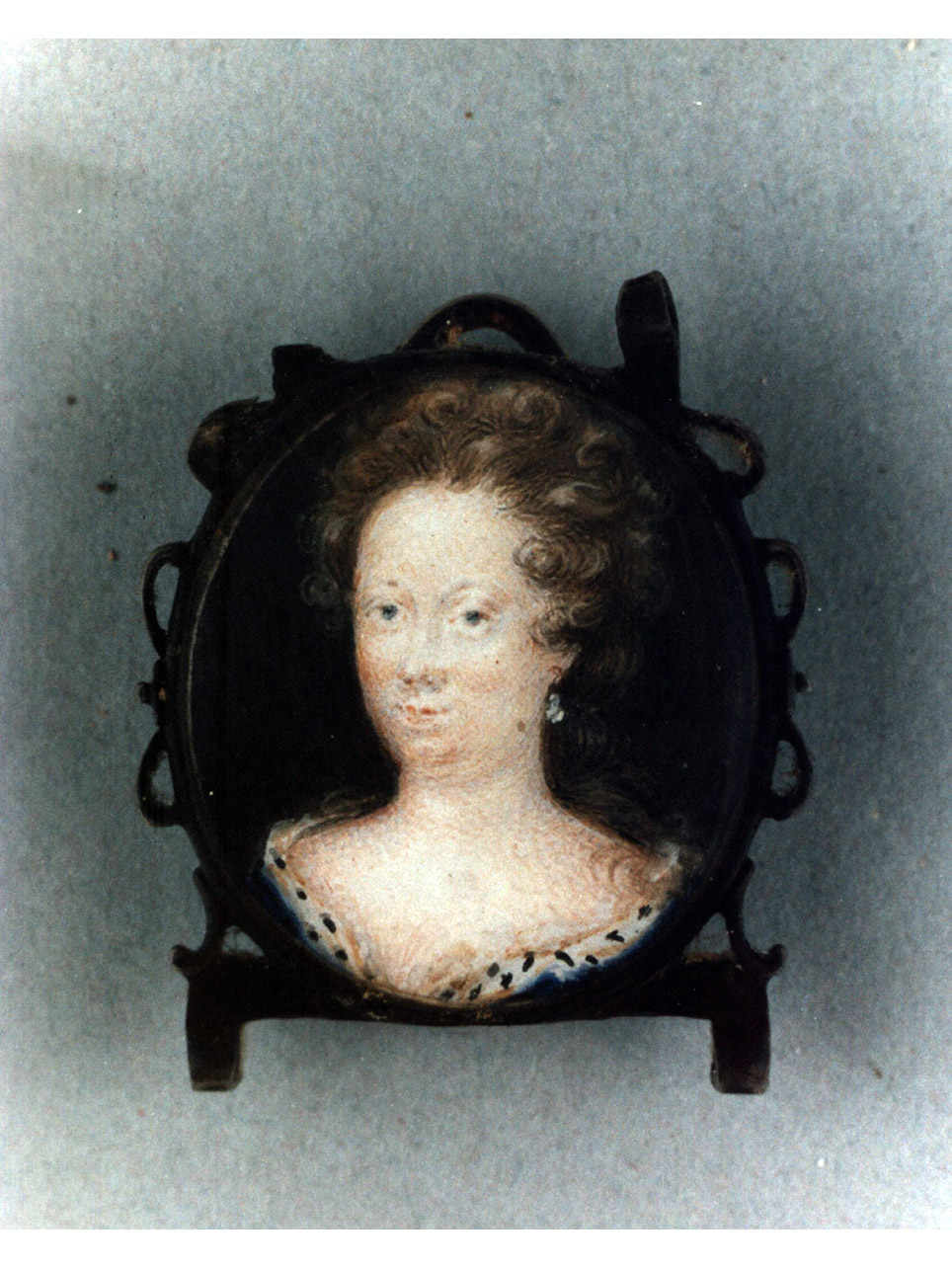 ritratto di donna (medaglione) - bottega italiana (fine sec. XVIII)