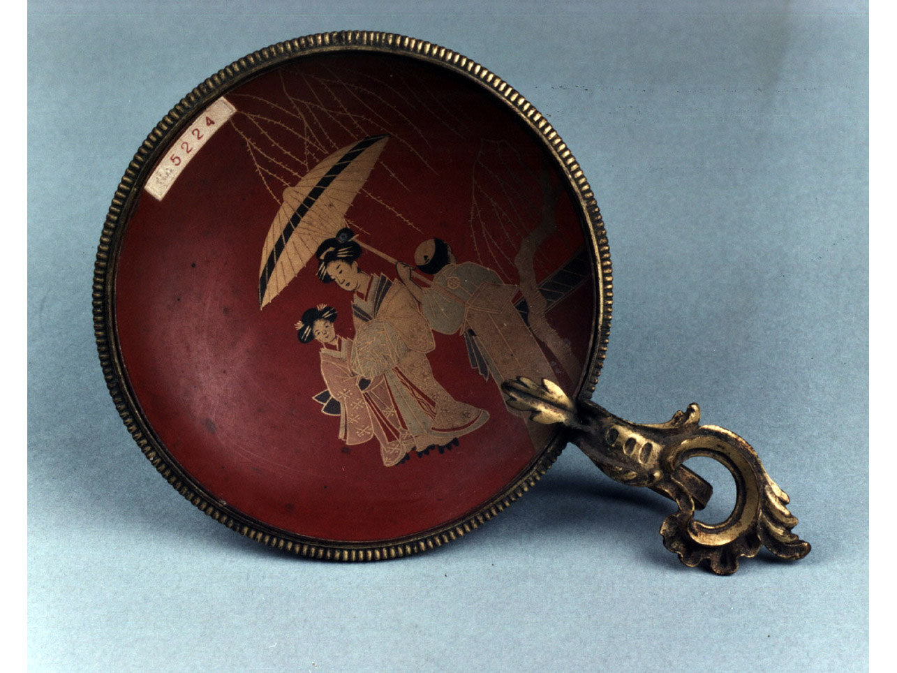 figura femminile (coppetta) - manifattura giapponese (secc. XVII/ XVIII)